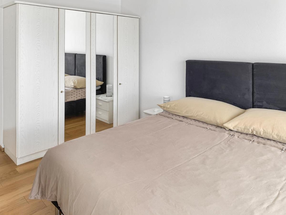 Haus Zur Lilie Hotel Hinwil Bagian luar foto
