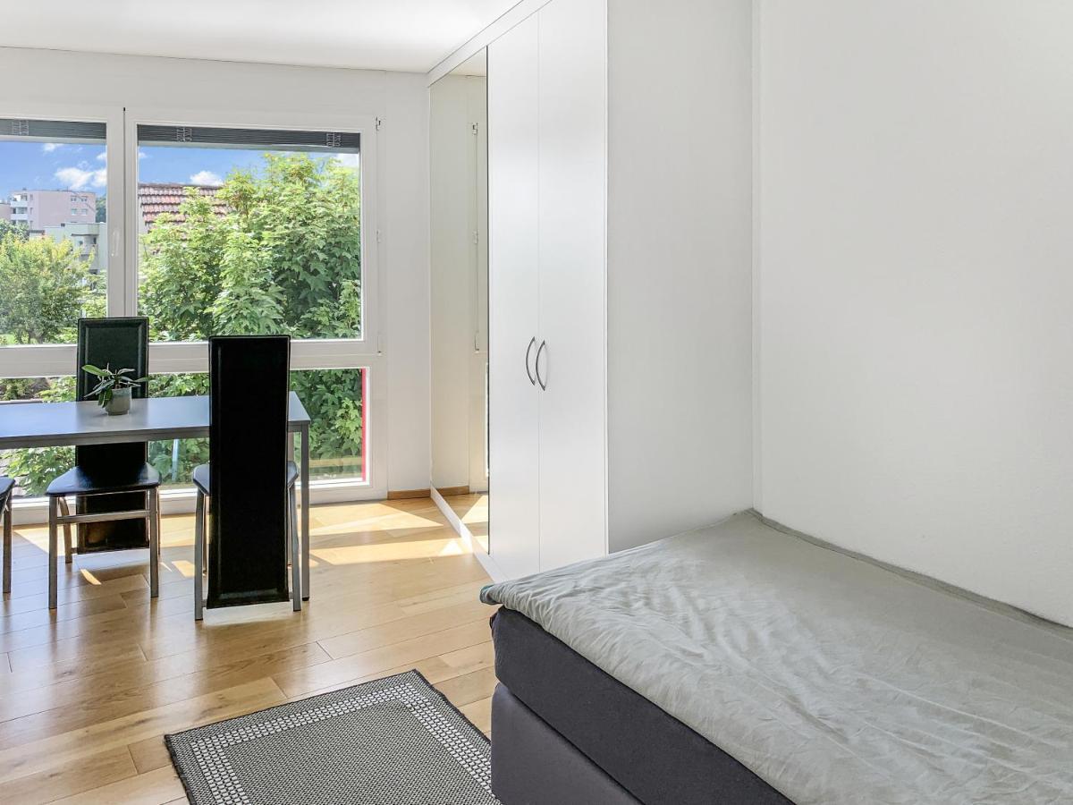 Haus Zur Lilie Hotel Hinwil Bagian luar foto