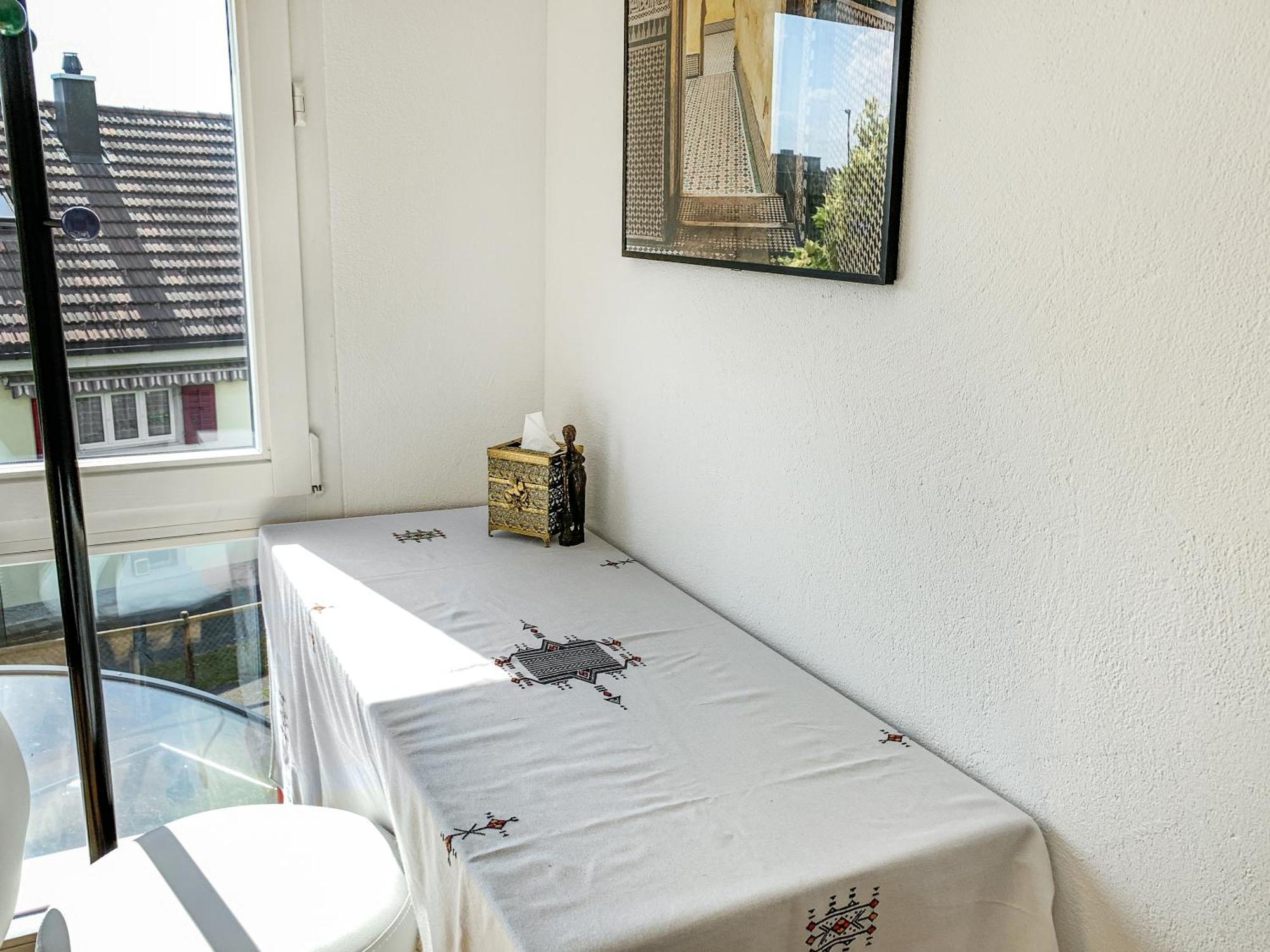 Haus Zur Lilie Hotel Hinwil Bagian luar foto